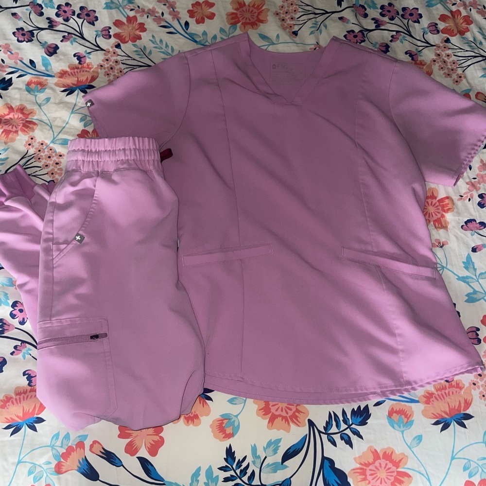 FIGS Lavender V-Neck Scrub Top